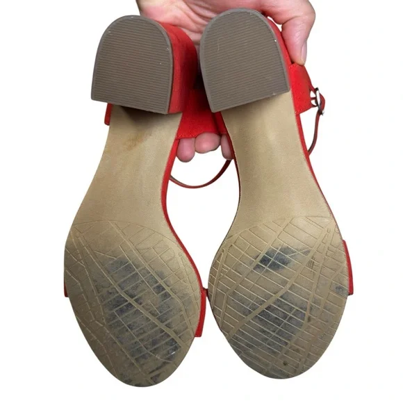 🔥CLEAR OUT🔥 Beautiful Vibrant Red Orthaheel Heels - Picture 5 of 9